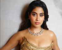 డీ-గ్లామరస్‌ పాత్రలో జాన్వీ కపూర్‌